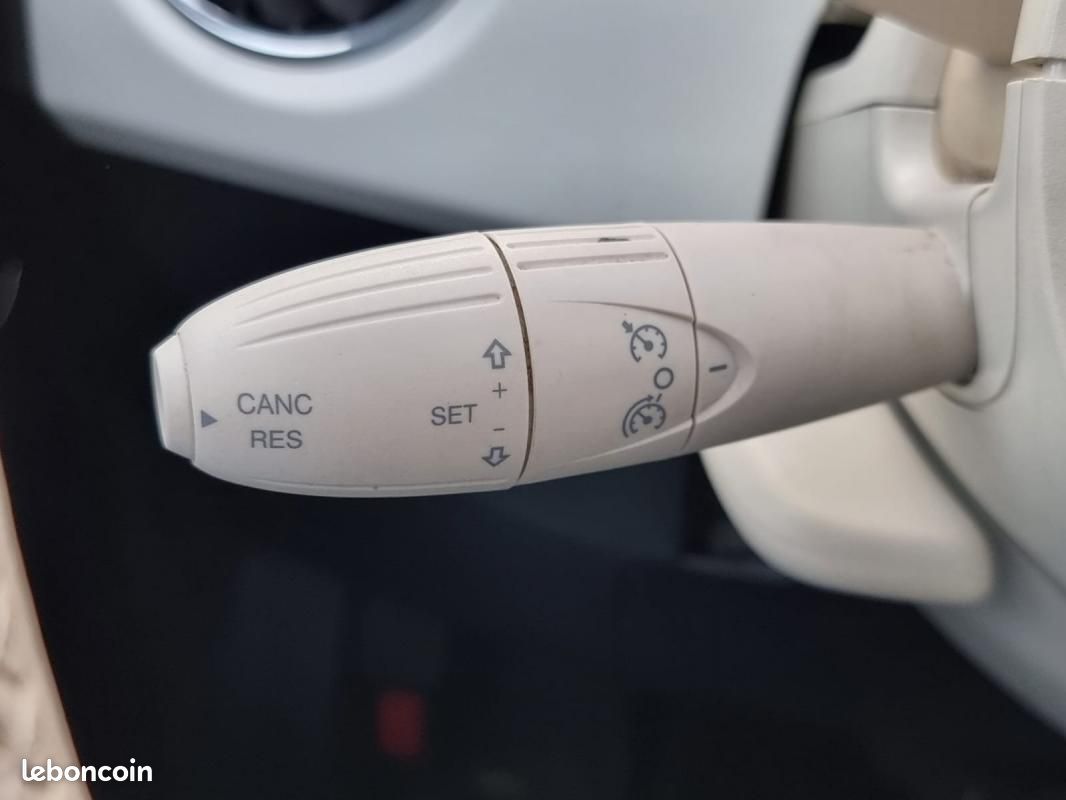 Fiat 500 SERIE 6 0.9 85 ch SS Dualogic S – Toit ouvrant CUIR