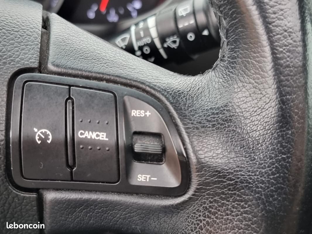 Kia Sportage 2.0 CRDi 136 4WD Premium – 4×4 Toit ouvrant CARNET