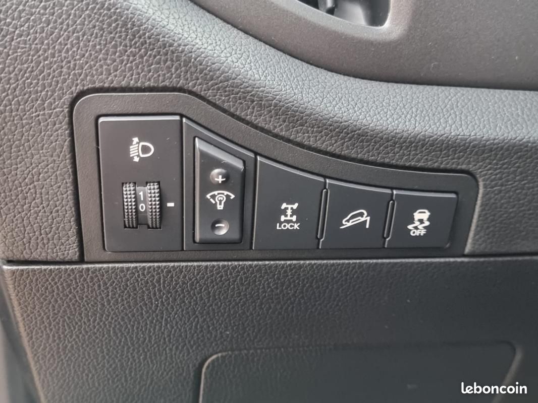 Kia Sportage 2.0 CRDi 136 4WD Premium – 4×4 Toit ouvrant CARNET