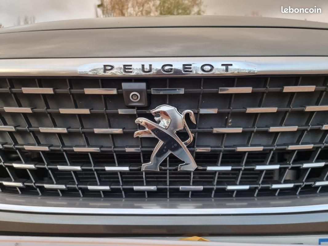 Peugeot 5008 BlueHDi 180ch SS EAT8 GT – Ttes Options Toit ouvrant