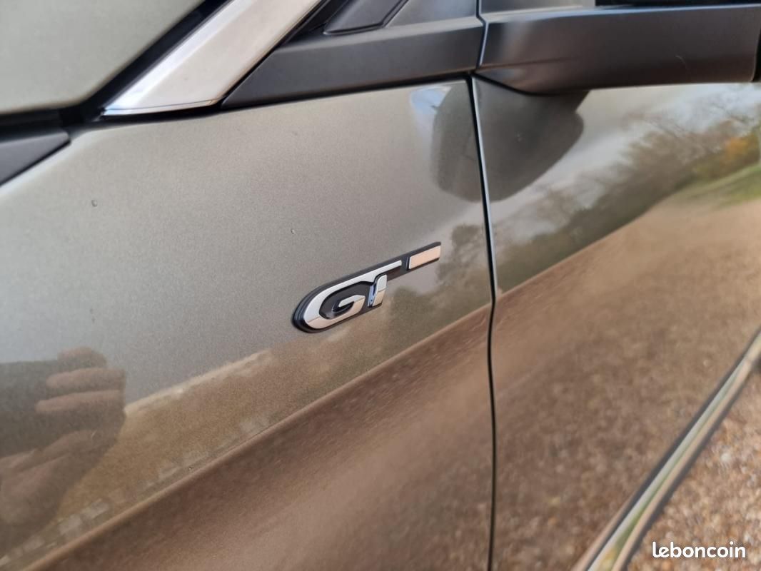 Peugeot 5008 BlueHDi 180ch SS EAT8 GT – Ttes Options Toit ouvrant