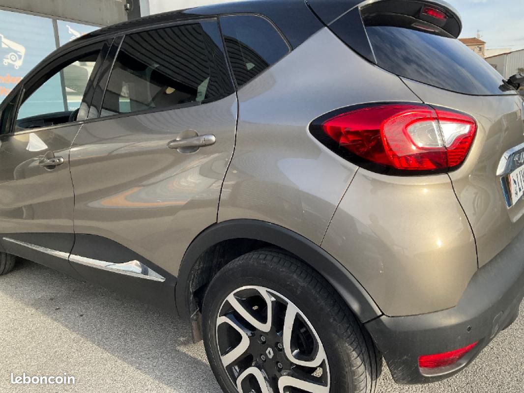 Renault Captur TCe 120 Intens EDC – Faible KMS
