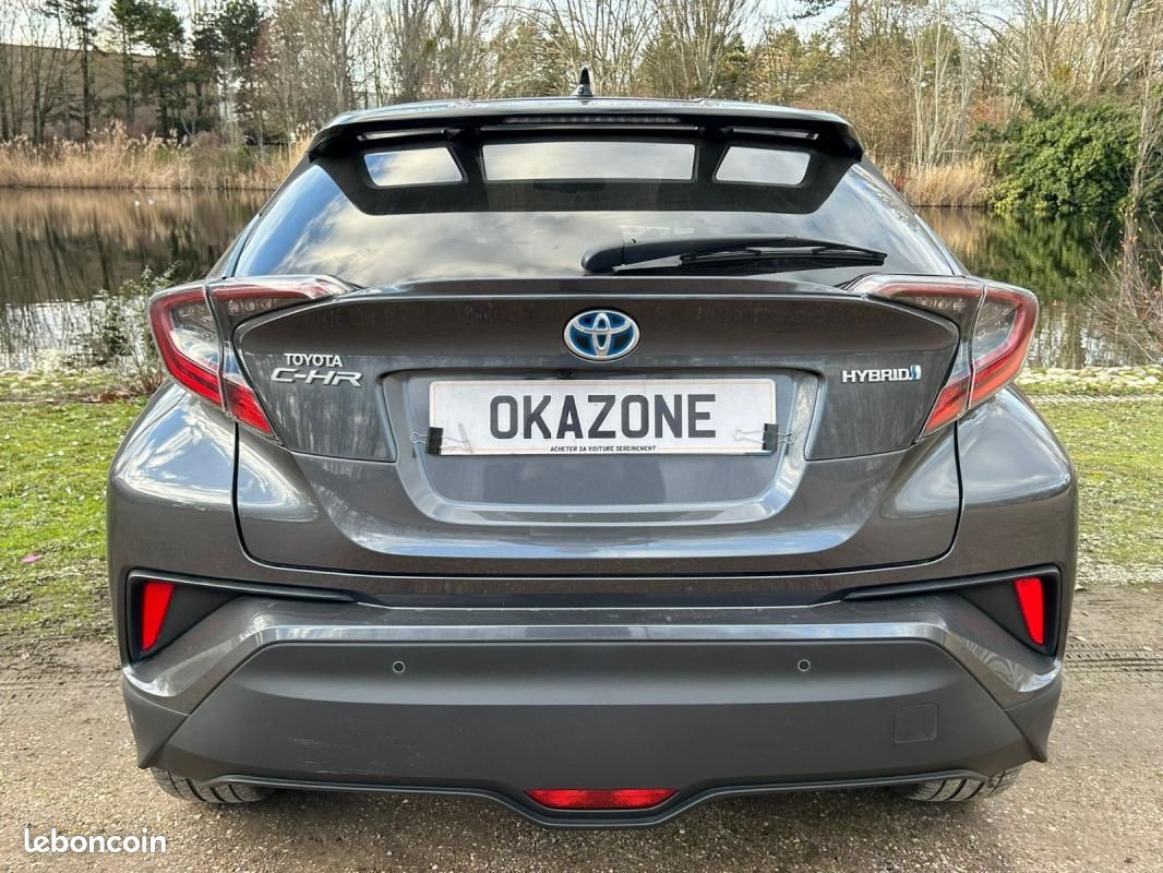 Toyota C-HR HYBRIDE RC18 122h Graphic – Entretien TOYOTA